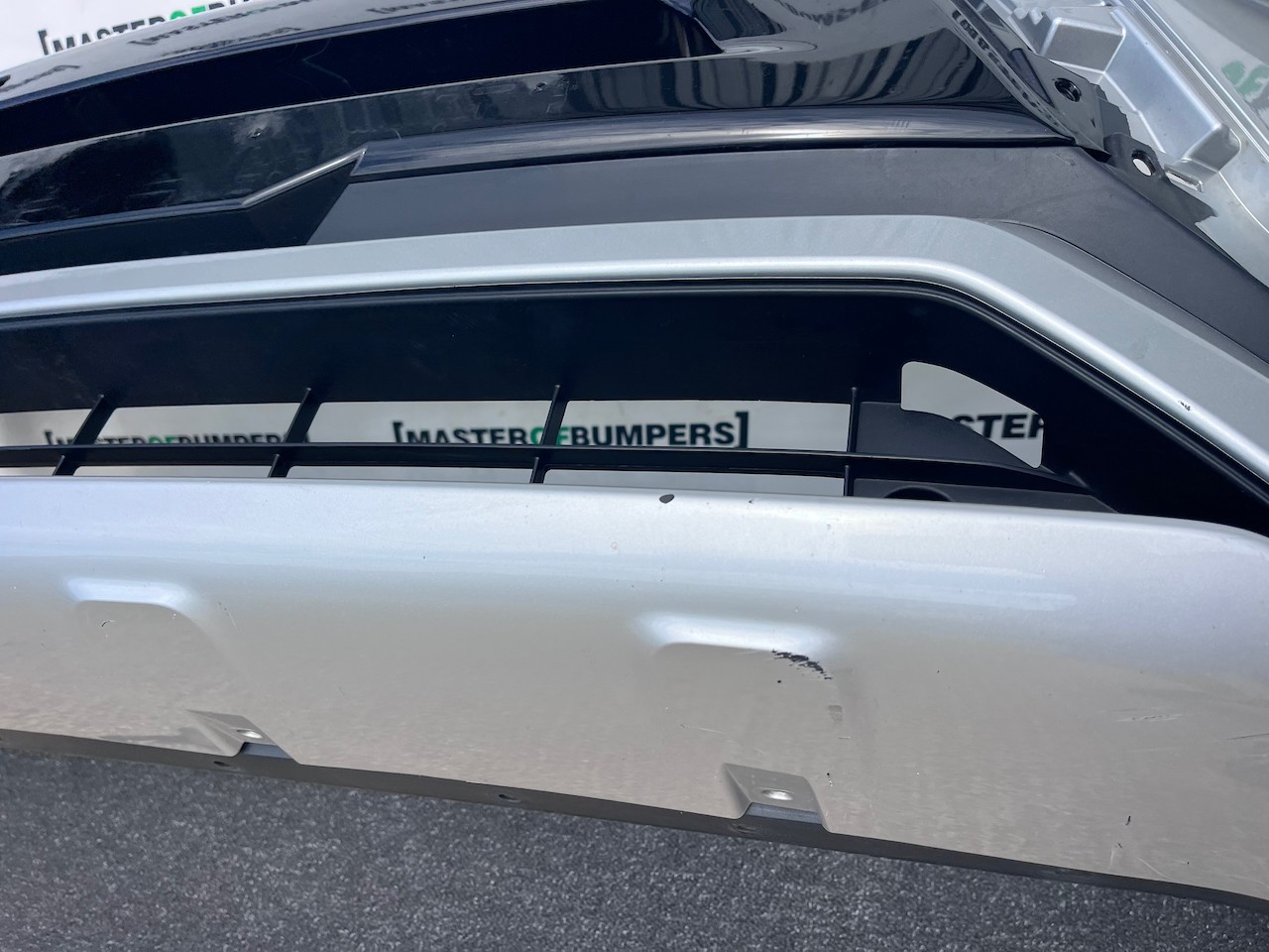 Mitsubishi Eclipse Cross Dynamic 2017-2021 Front Bumper 4 Pdc Jet Genuine [m500]