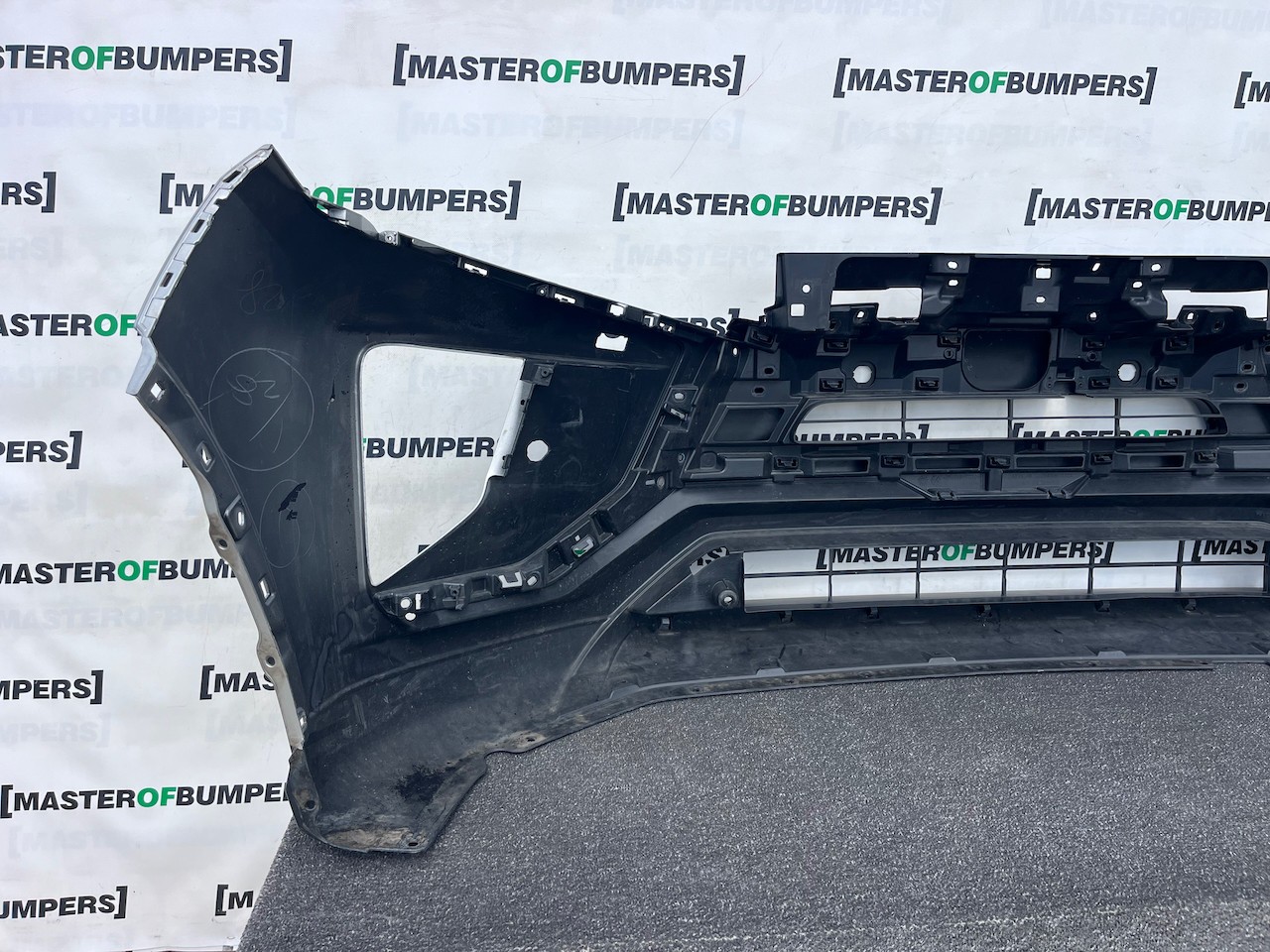 Mitsubishi Eclipse Cross Dynamic 2017-2021 Front Bumper 4 Pdc Jet Genuine [m500]