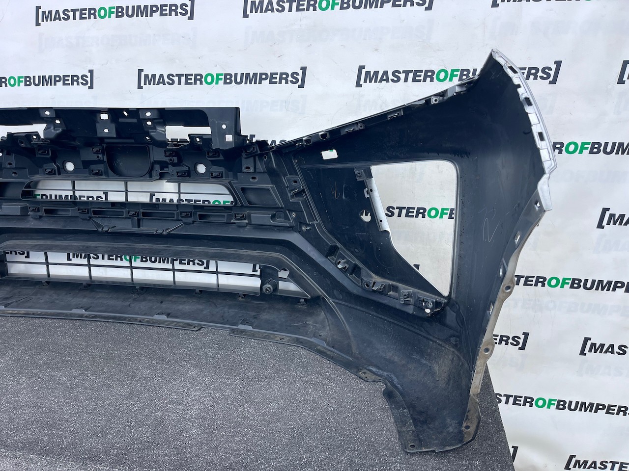 Mitsubishi Eclipse Cross Dynamic 2017-2021 Front Bumper 4 Pdc Jet Genuine [m500]