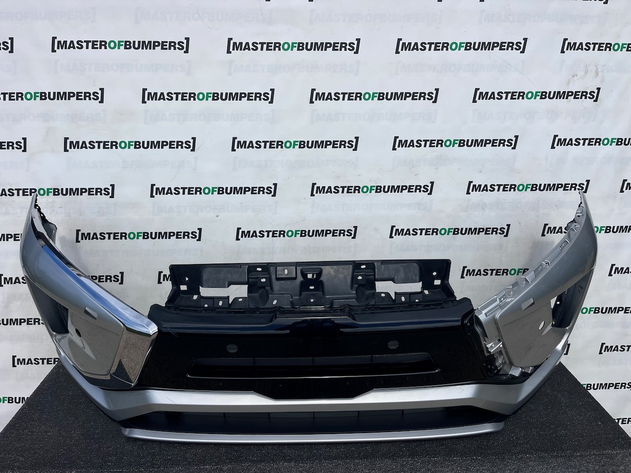 Mitsubishi Eclipse Cross Dynamic 2017-2021 Front Bumper 4 Pdc Jet Genuine [m500]