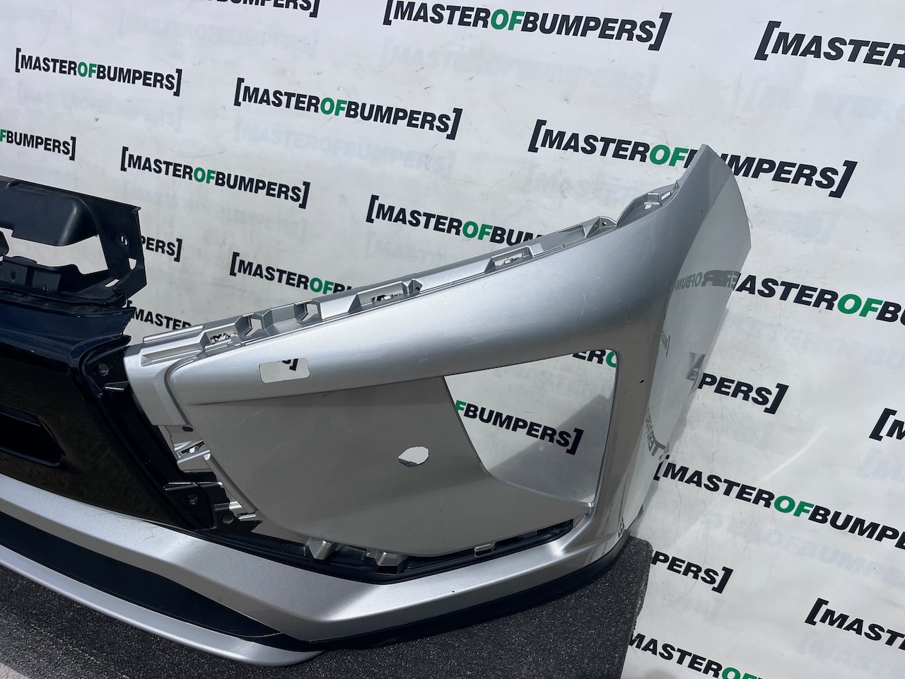 Mitsubishi Eclipse Cross Dynamic 2017-2021 Front Bumper 4 Pdc Jet Genuine [m500]