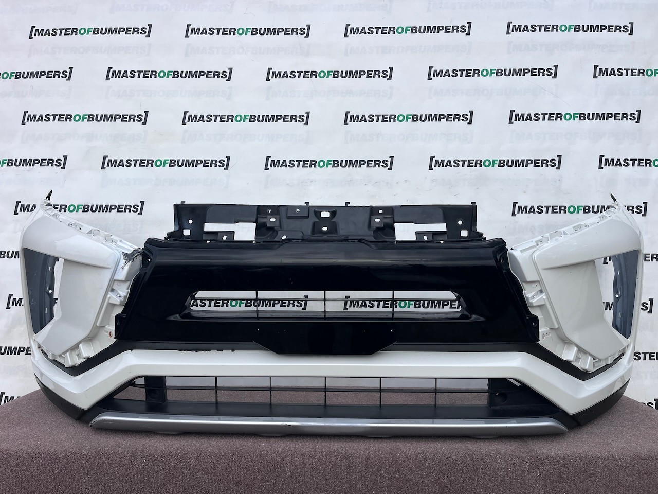 Mitsubishi Eclipse Cross Hatch 2017-2021 Front Bumper  No Pdc Genuine [m509]