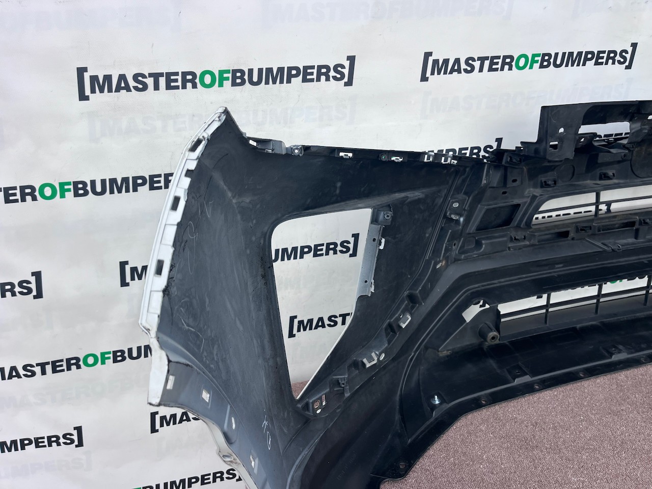 Mitsubishi Eclipse Cross Hatch 2017-2021 Front Bumper  No Pdc Genuine [m509]