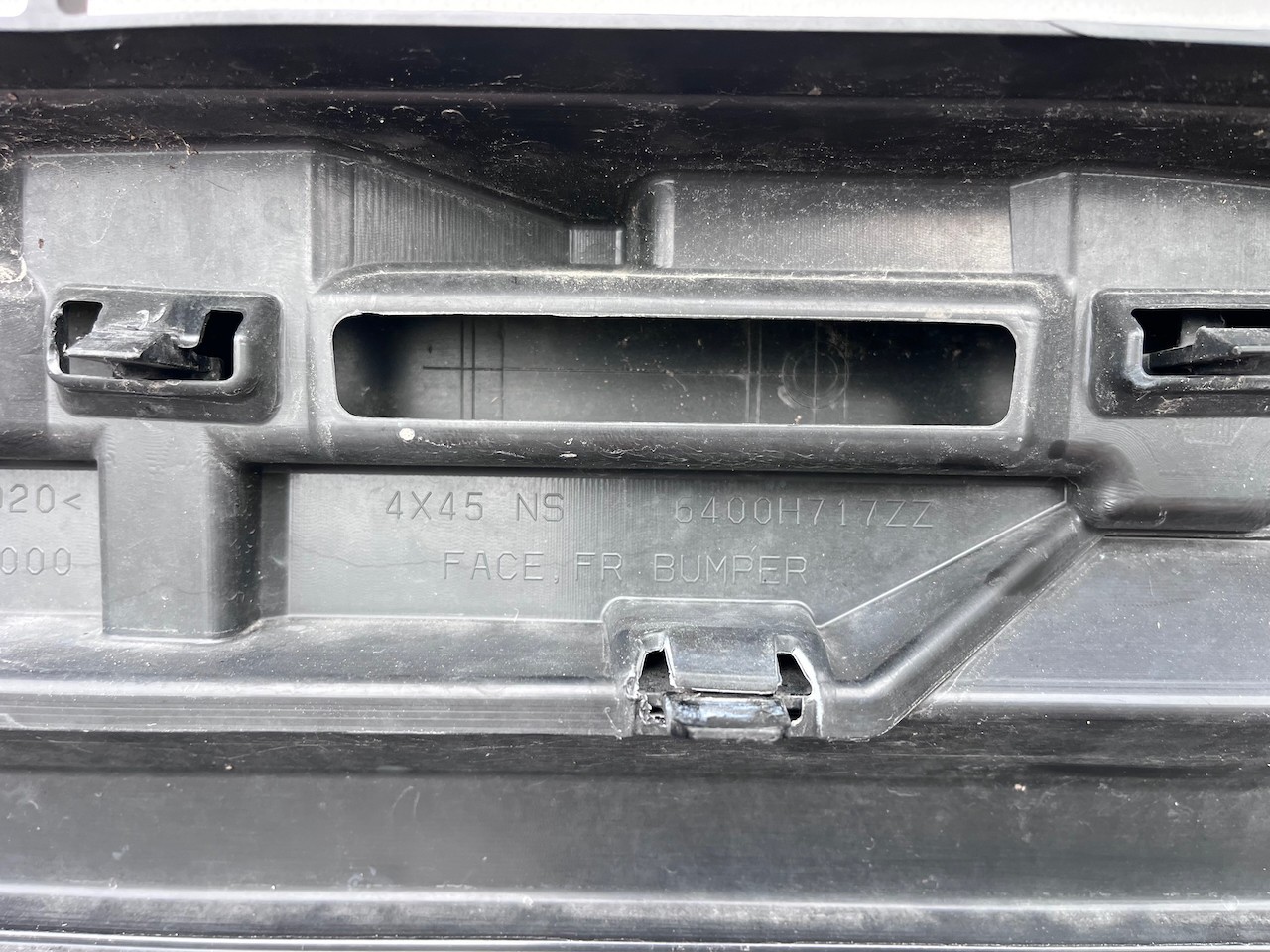 Mitsubishi Eclipse Cross Hatch 2017-2021 Front Bumper  No Pdc Genuine [m509]