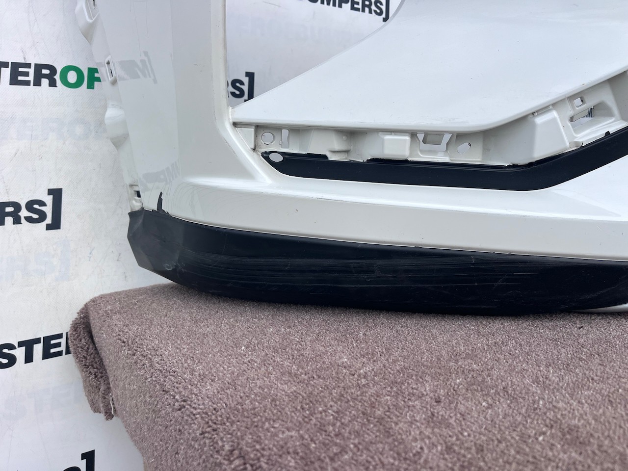 Mitsubishi Eclipse Cross Hatch 2017-2021 Front Bumper  No Pdc Genuine [m509]