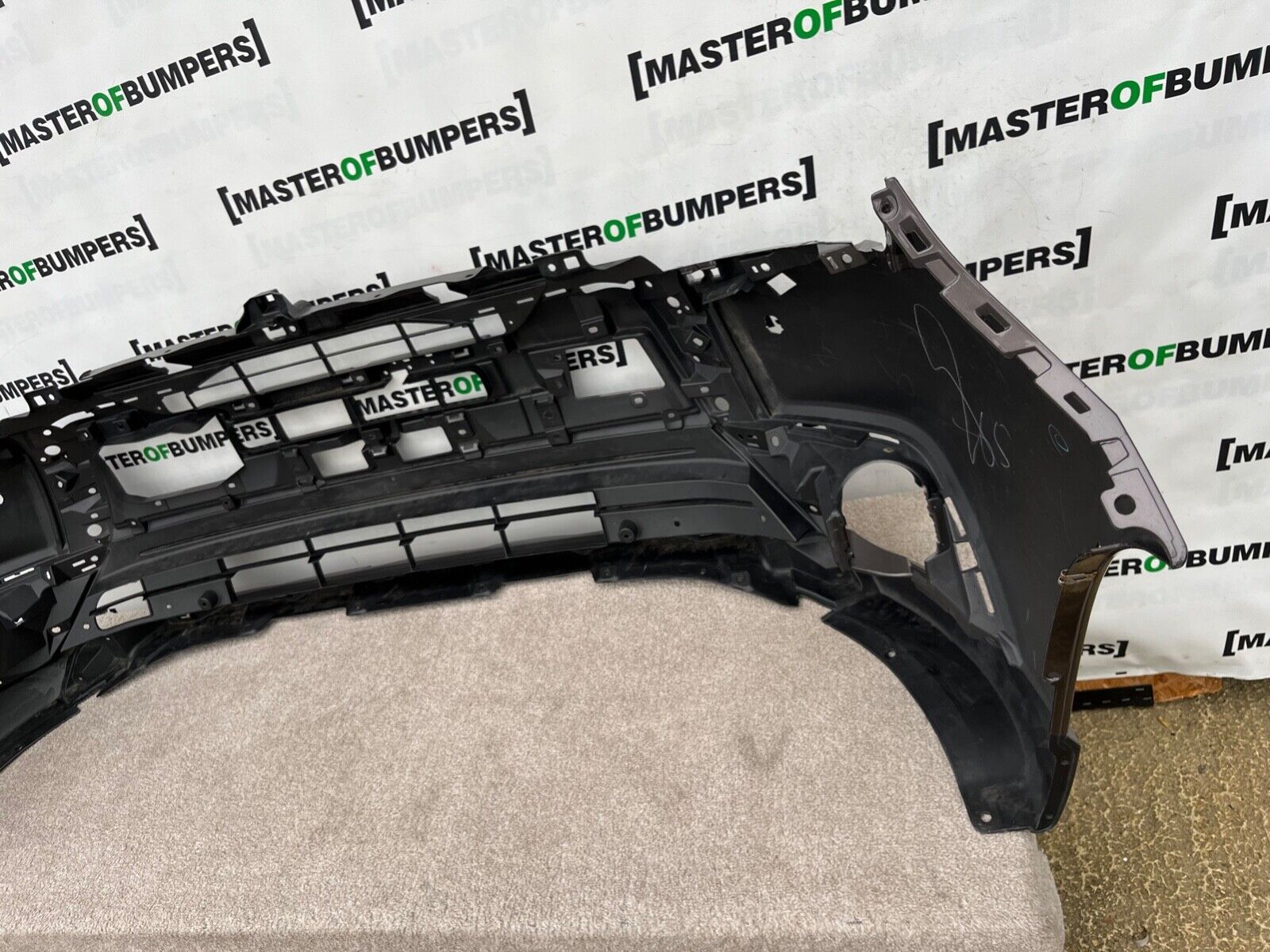 Mitsubishi Outlander Mivec Exceed 2017-21 Front Bumper Pdc + Jets Genuine [m422]