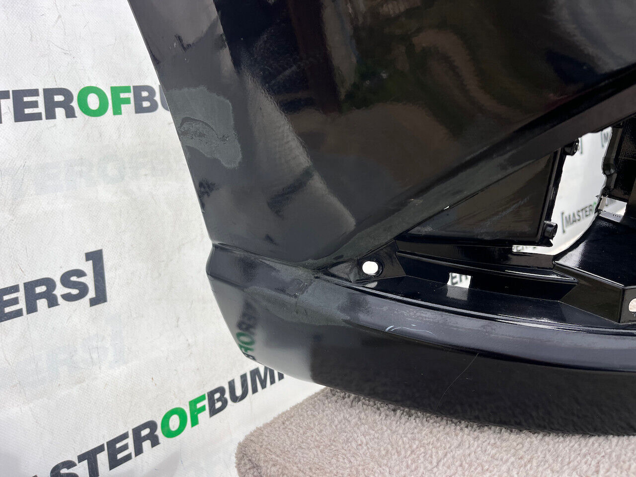 Mitsubishi Outlander Ls Phev Mk3 2017-21 Front Bumper Pdc + Jets Genuine [m436]