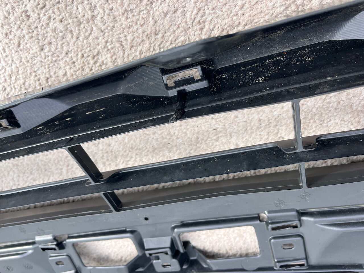 Mitsubishi Outlander Ls Phev Mk3 2017-21 Front Bumper Pdc + Jets Genuine [m436]