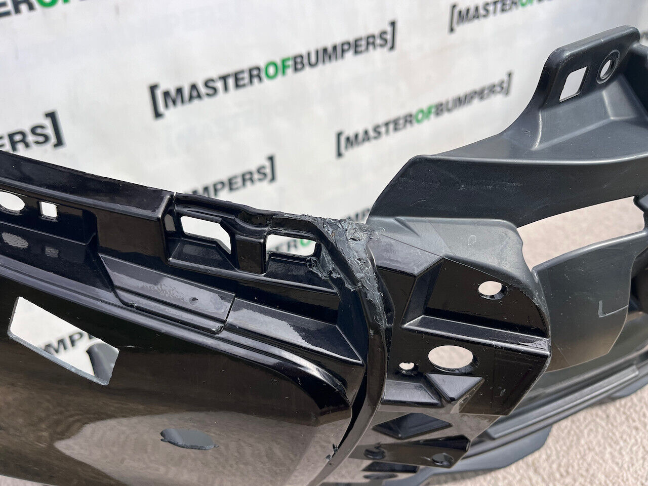 Mitsubishi Outlander Ls Phev Mk3 2017-21 Front Bumper Pdc + Jets Genuine [m436]