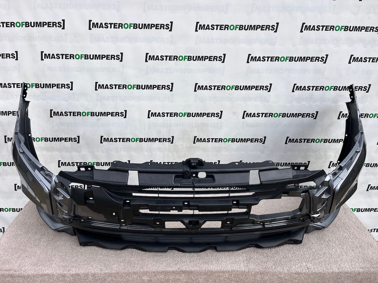 Mitsubishi Outlander Ls Phev Mk3 2017-2021 Front Bumper +jets Genuine [m437]