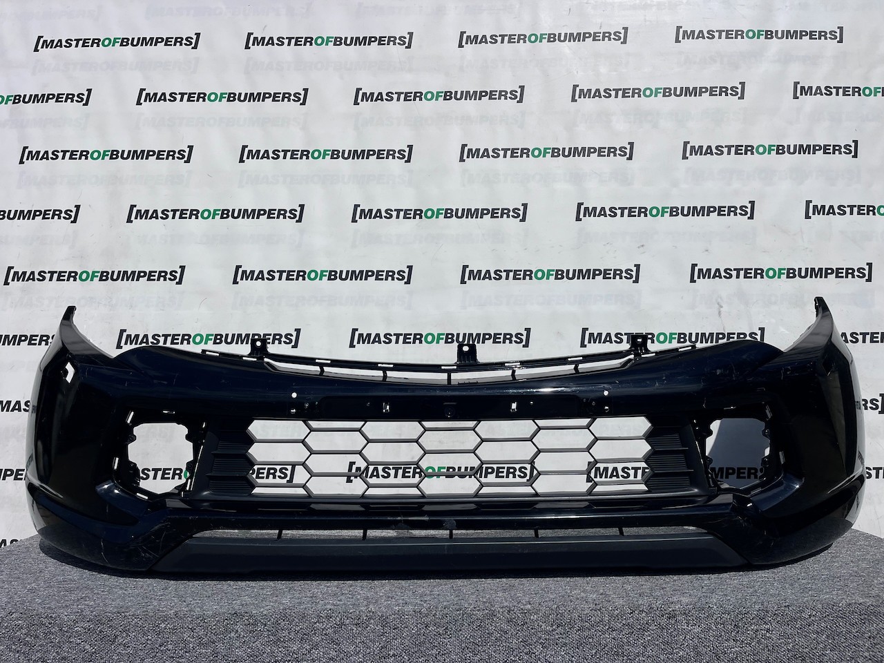 Mitsubishi L200 Barbarian Titan 2016-2019 Front Bumper Jets Genuine [m471]