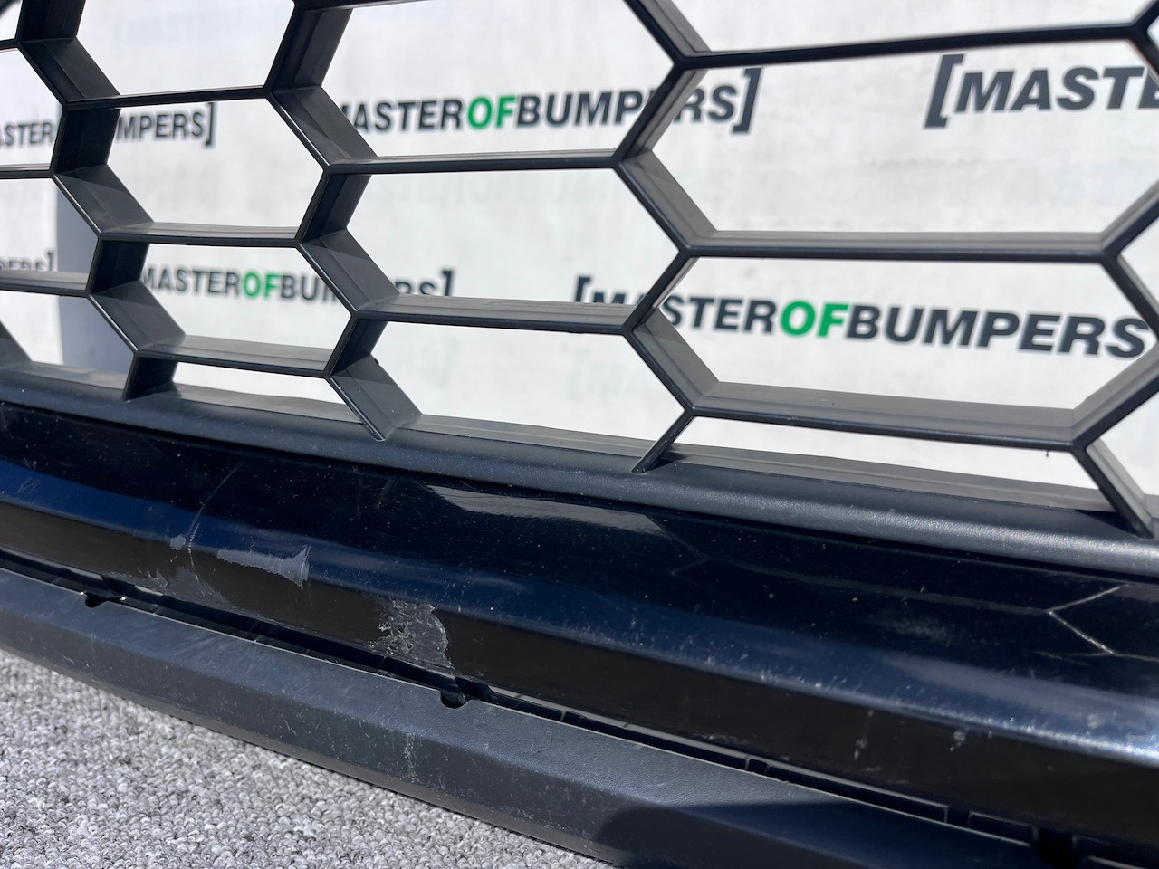 Mitsubishi L200 Barbarian Titan 2016-2019 Front Bumper Jets Genuine [m471]