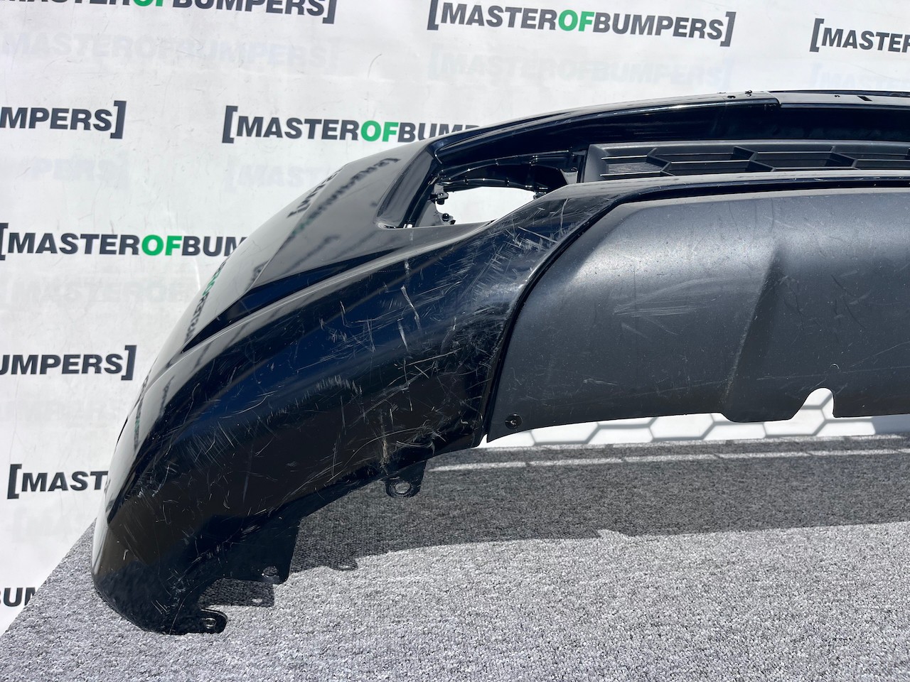 Mitsubishi L200 Barbarian Titan 2016-2019 Front Bumper Jets Genuine [m471]