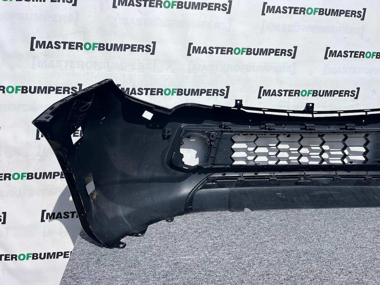 Mitsubishi L200 Barbarian Titan 2016-2019 Front Bumper Jets Genuine [m471]