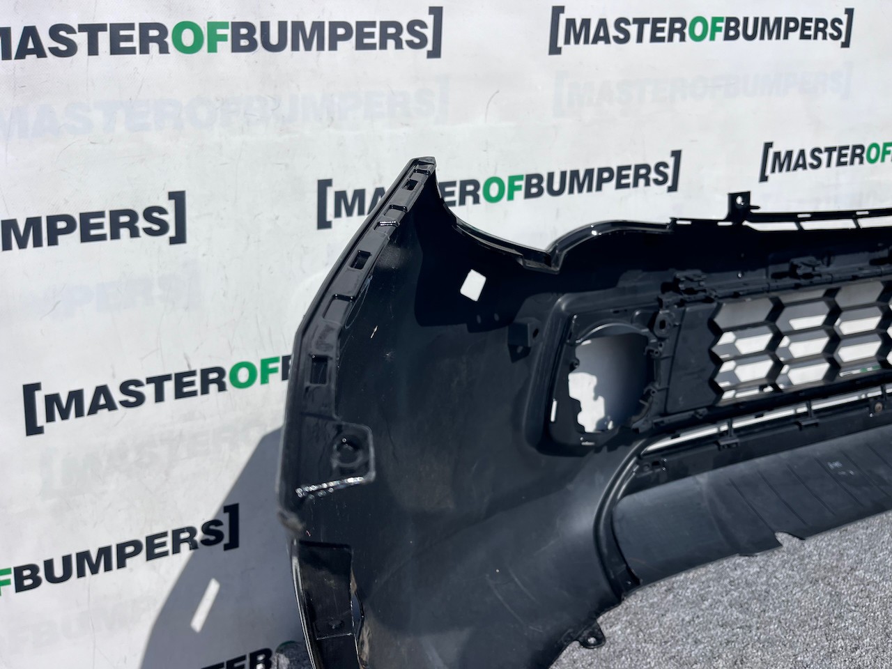 Mitsubishi L200 Barbarian Titan 2016-2019 Front Bumper Jets Genuine [m471]