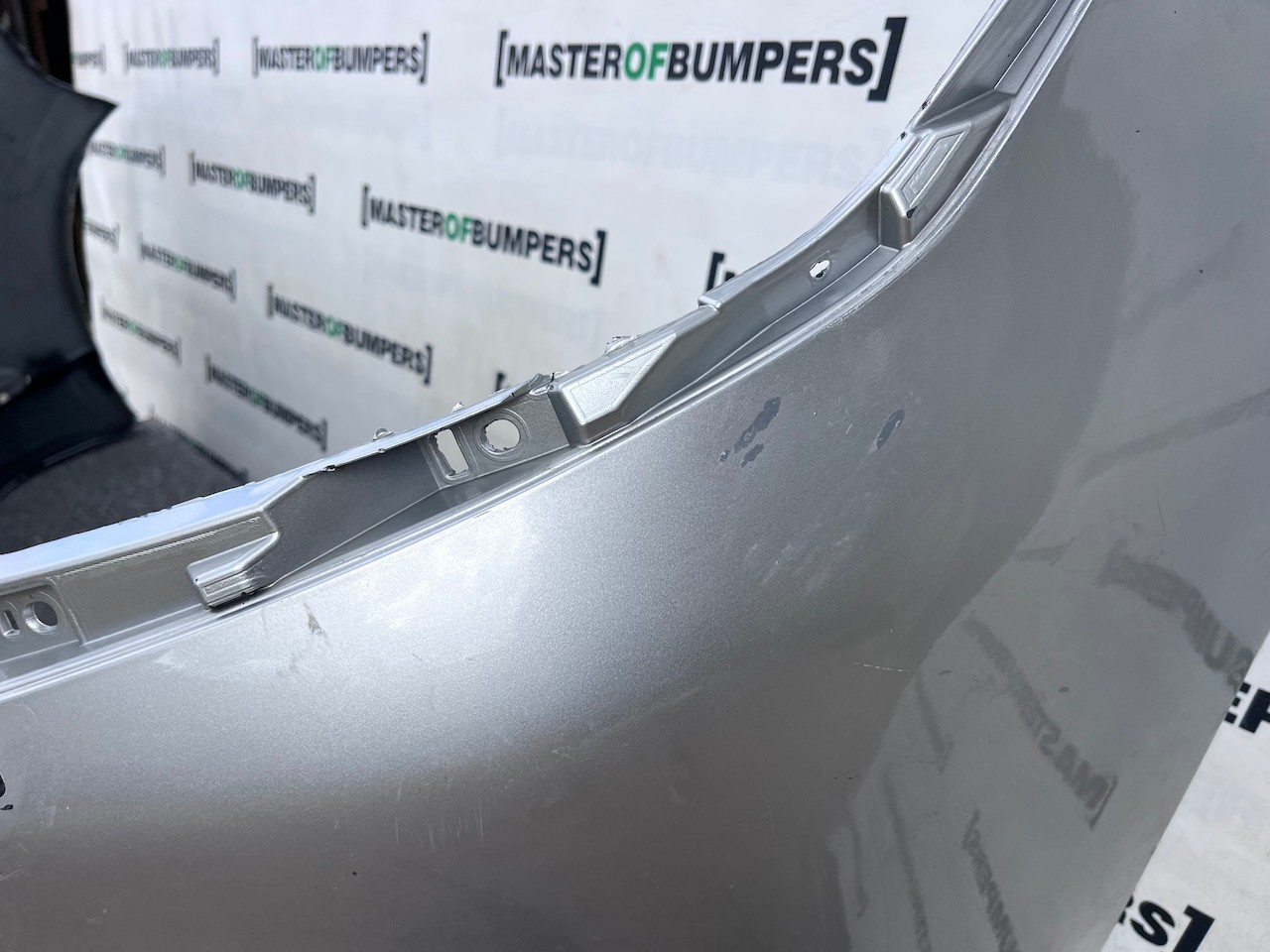 Mitsubishi Outlander Phev Hybrid Mk3 2015-2019 Front Bumper Pdc Genuine [m477]