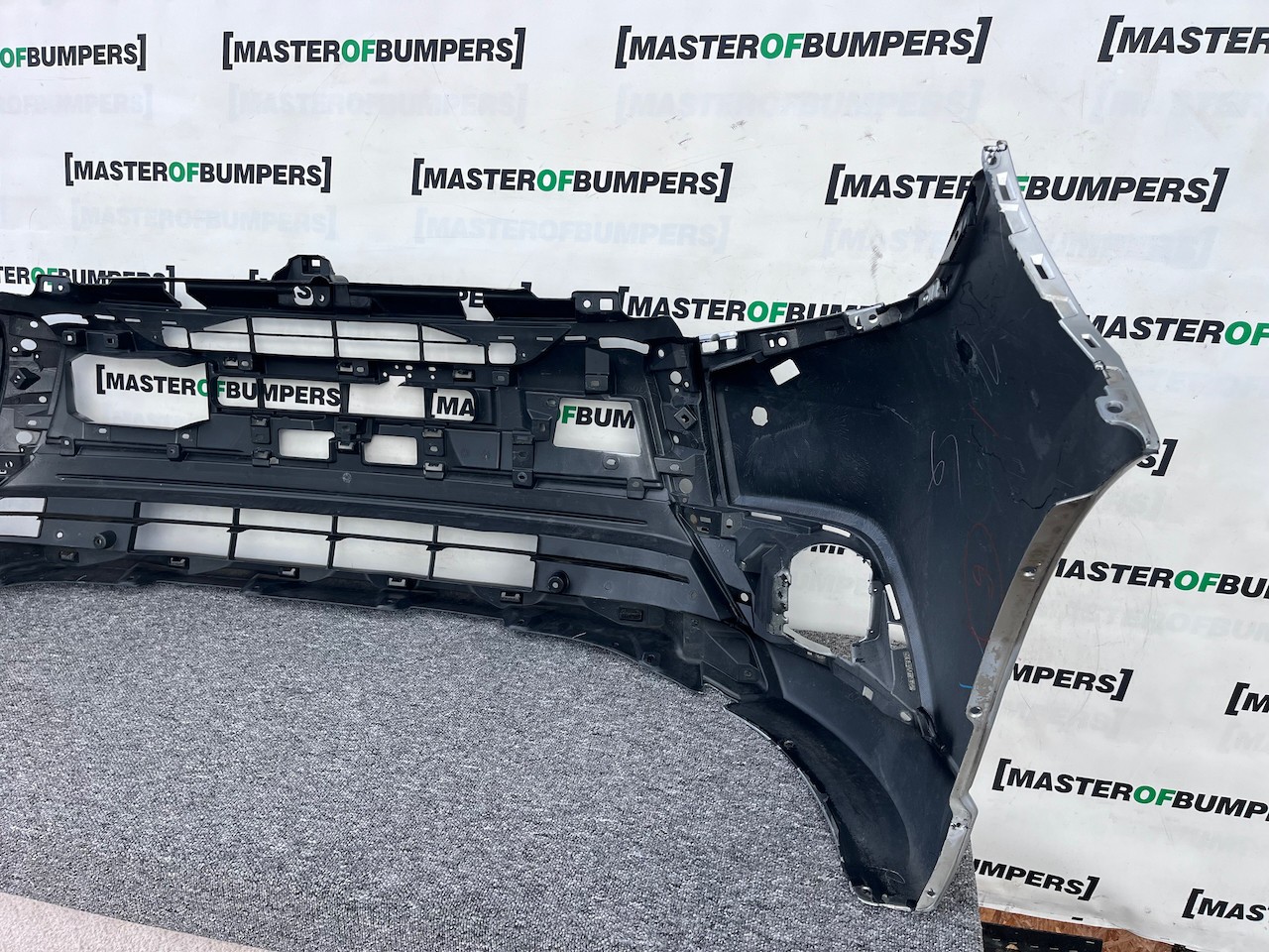 Mitsubishi Outlander Phev Hybrid Mk3 2015-2019 Front Bumper Pdc Genuine [m477]