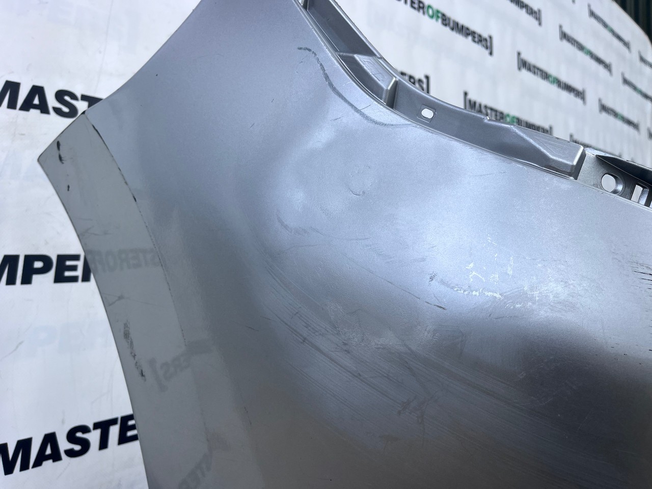 Mitsubishi Outlander Phev Hybrid Mk3 2015-2019 Front Bumper Pdc Genuine [m477]