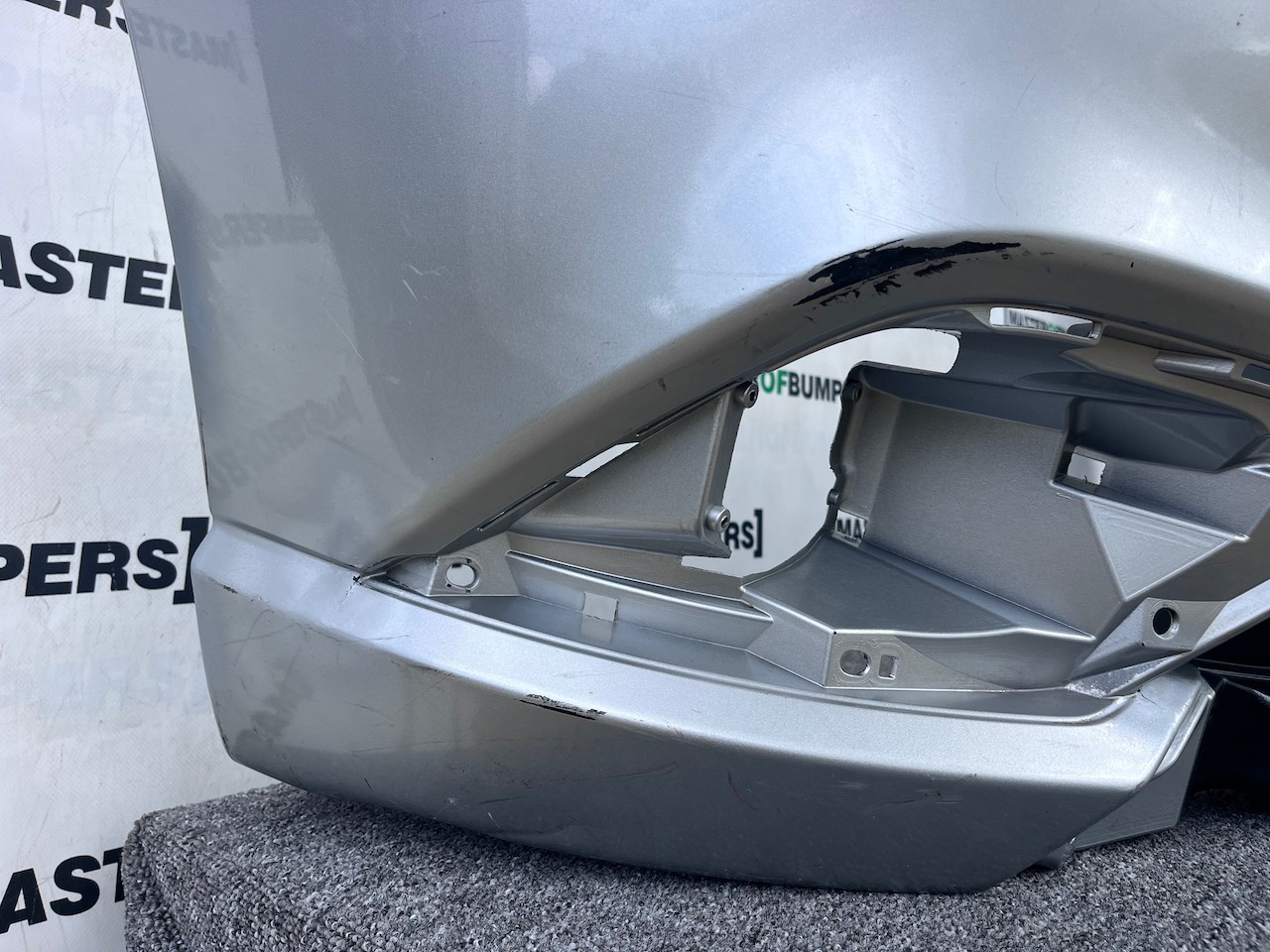 Mitsubishi Outlander Phev Hybrid Mk3 2015-2019 Front Bumper Pdc Genuine [m477]