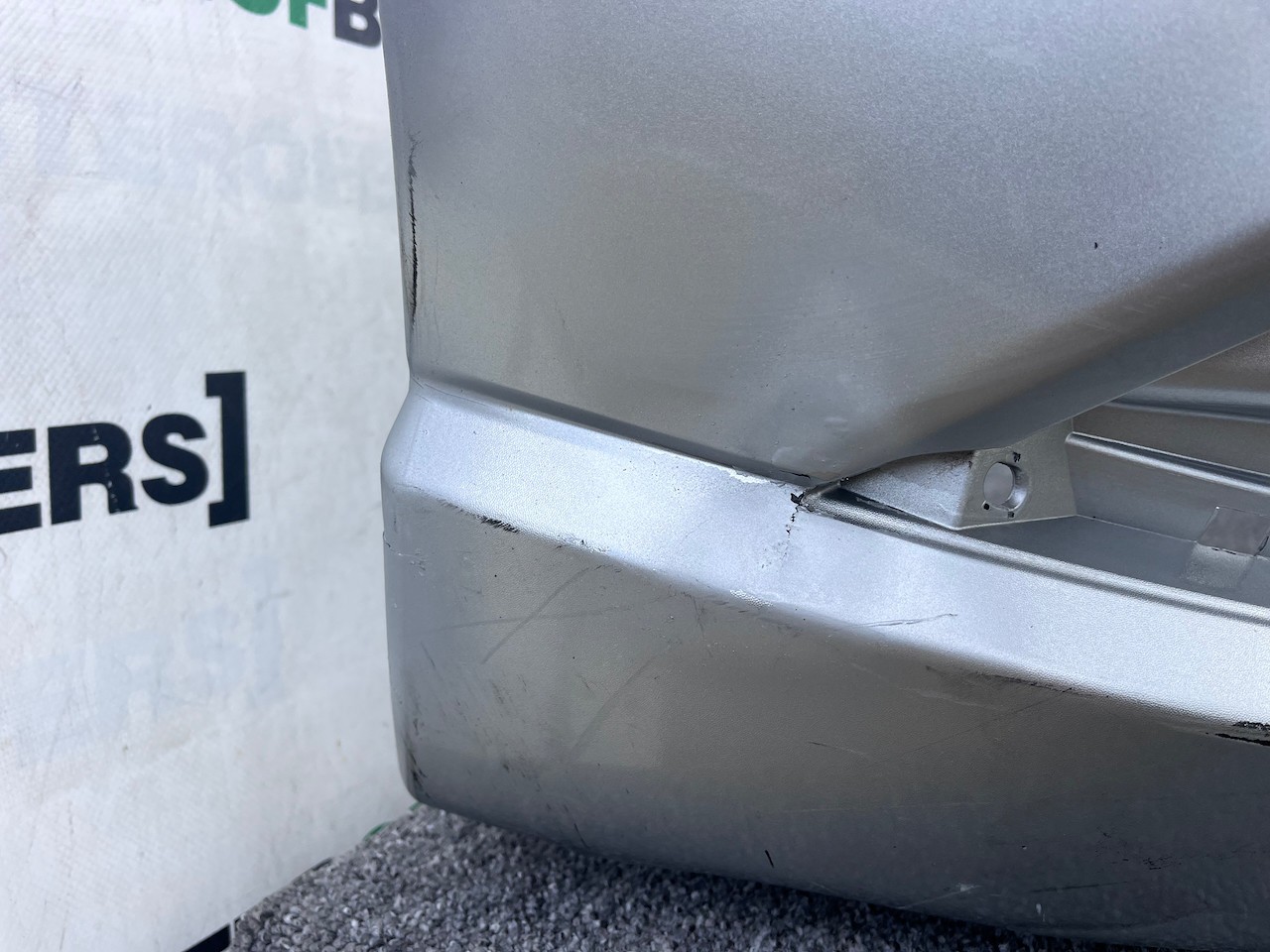 Mitsubishi Outlander Phev Hybrid Mk3 2015-2019 Front Bumper Pdc Genuine [m477]