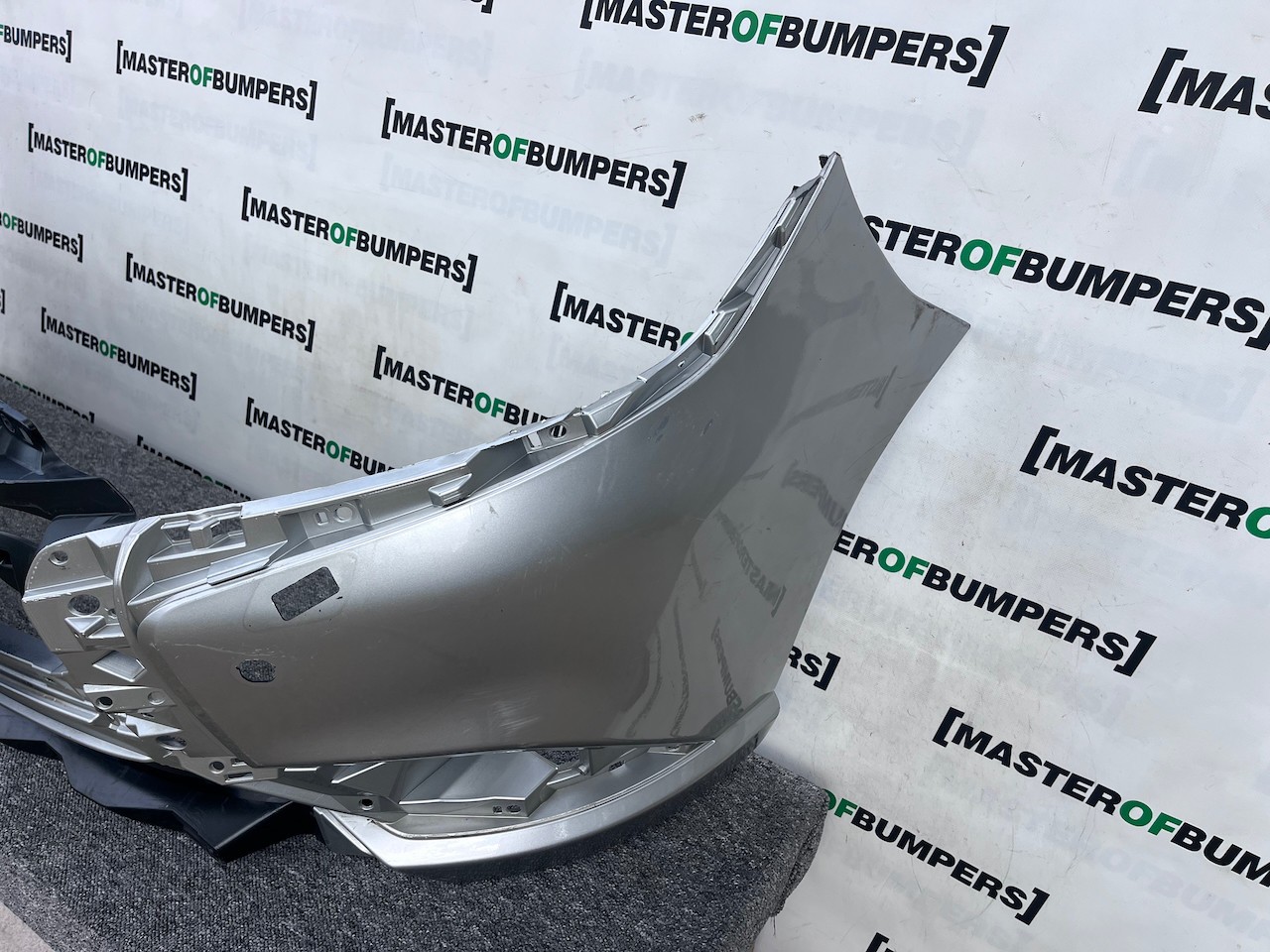 Mitsubishi Outlander Phev Hybrid Mk3 2015-2019 Front Bumper Pdc Genuine [m477]