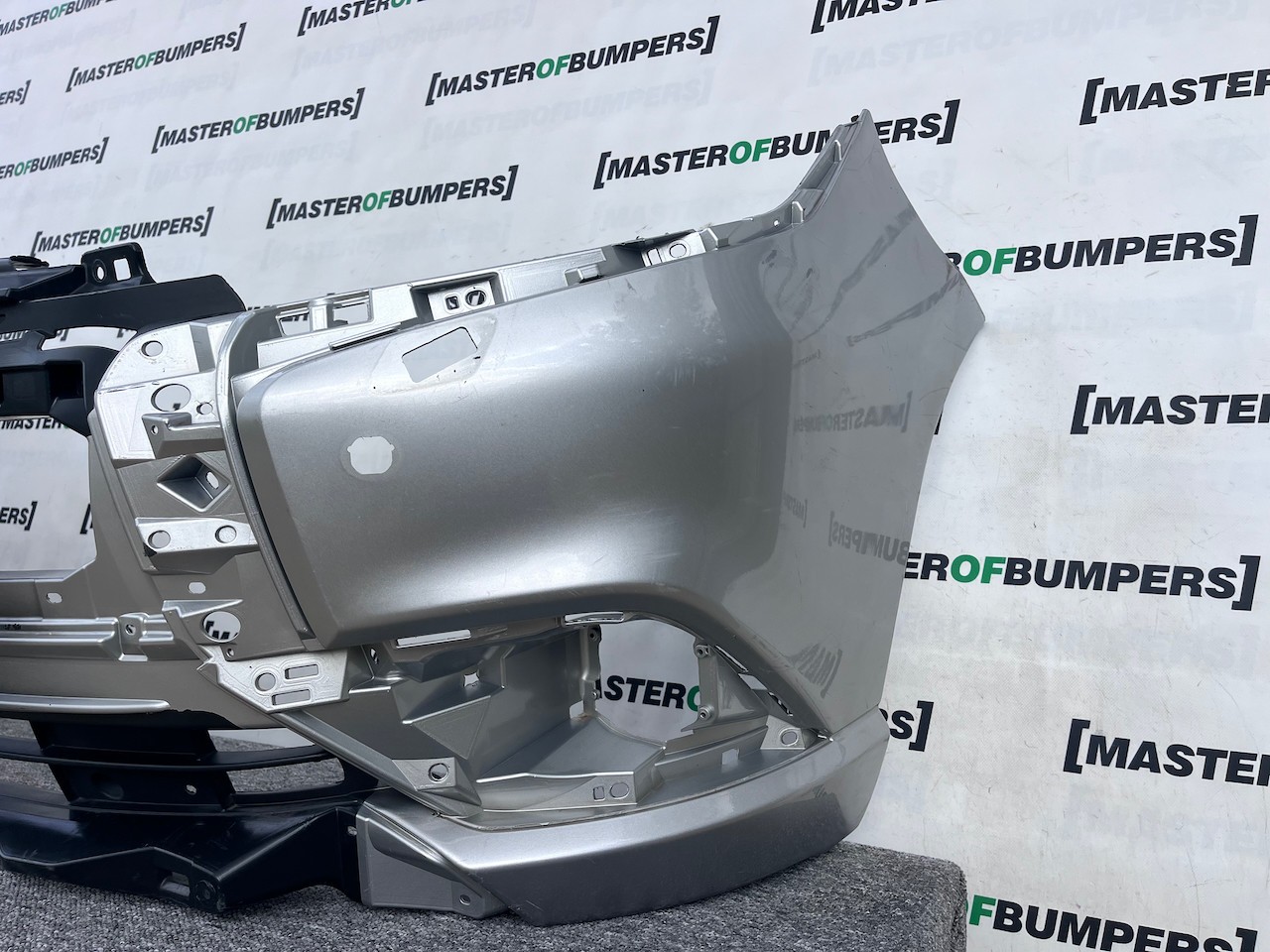 Mitsubishi Outlander Phev Hybrid Mk3 2015-2019 Front Bumper Pdc Genuine [m477]