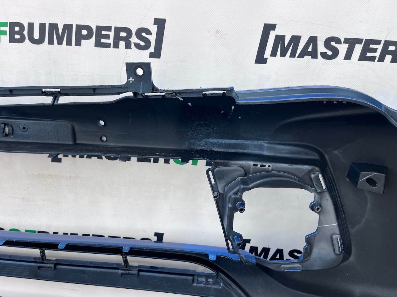 Mitsubishi L200 Barbarian Titan 2016-2019 Front Bumper Jets Genuine [m472]