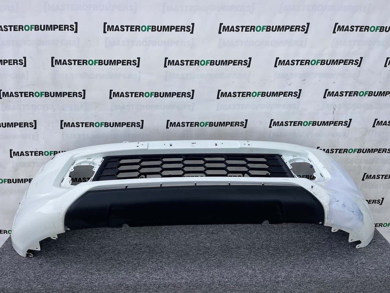 Mitsubishi L200 Barbarian Titan 2016-2019 Front Bumper Jets Genuine [m474]