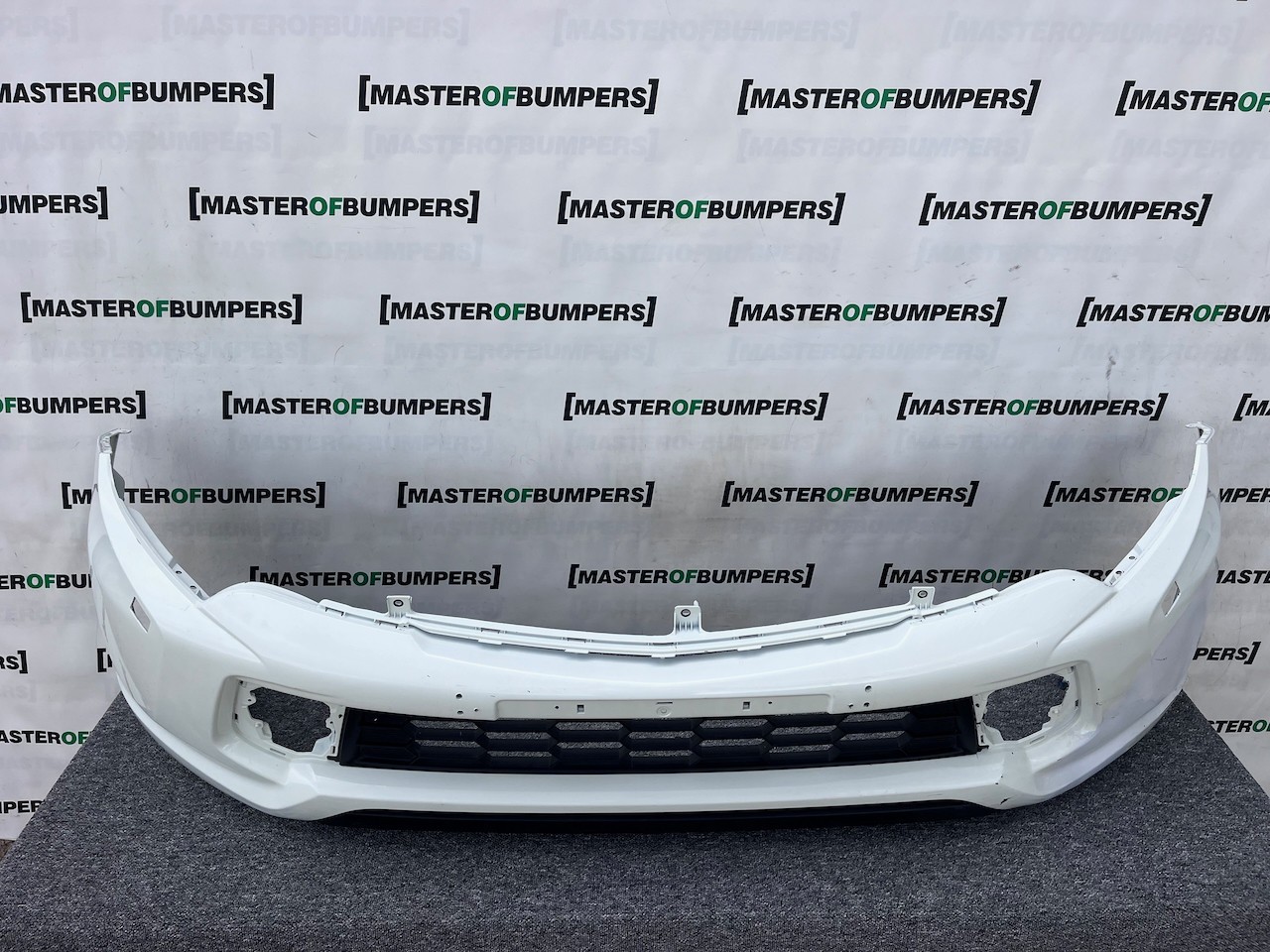 Mitsubishi L200 Barbarian Titan 2016-2019 Front Bumper Jets Genuine [m474]