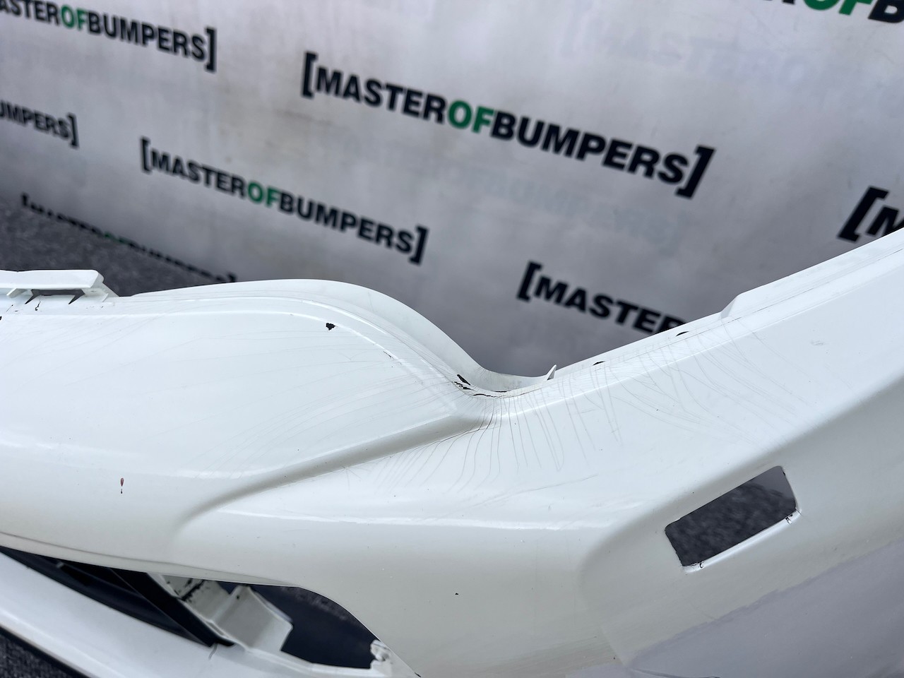 Mitsubishi L200 Barbarian Titan 2016-2019 Front Bumper Jets Genuine [m474]