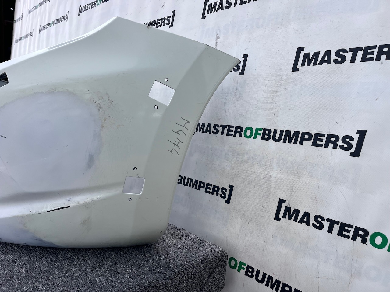 Mitsubishi L200 Barbarian Titan 2016-2019 Front Bumper Jets Genuine [m474]