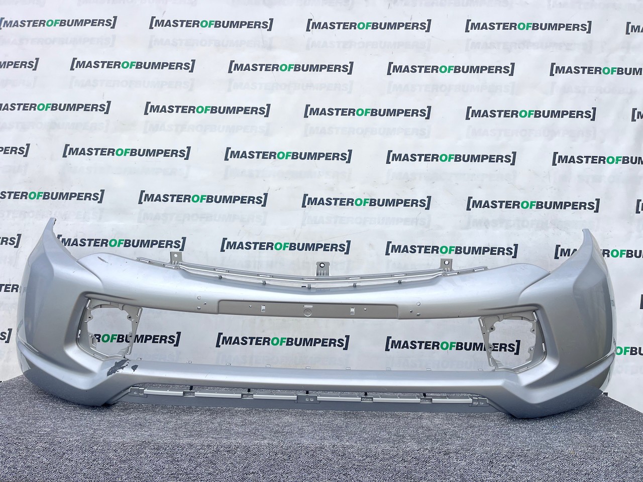 Mitsubishi L200 Warior Double Cab 2016-2019 Front Bumper No Jets Genuine [m327]