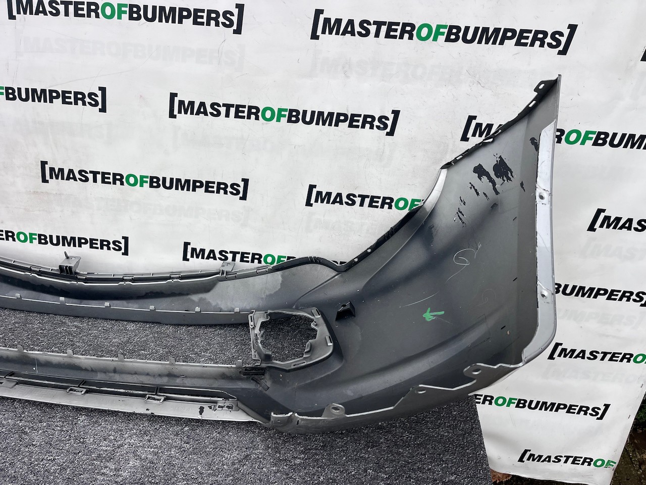 Mitsubishi L200 Warior Double Cab 2016-2019 Front Bumper No Jets Genuine [m327]