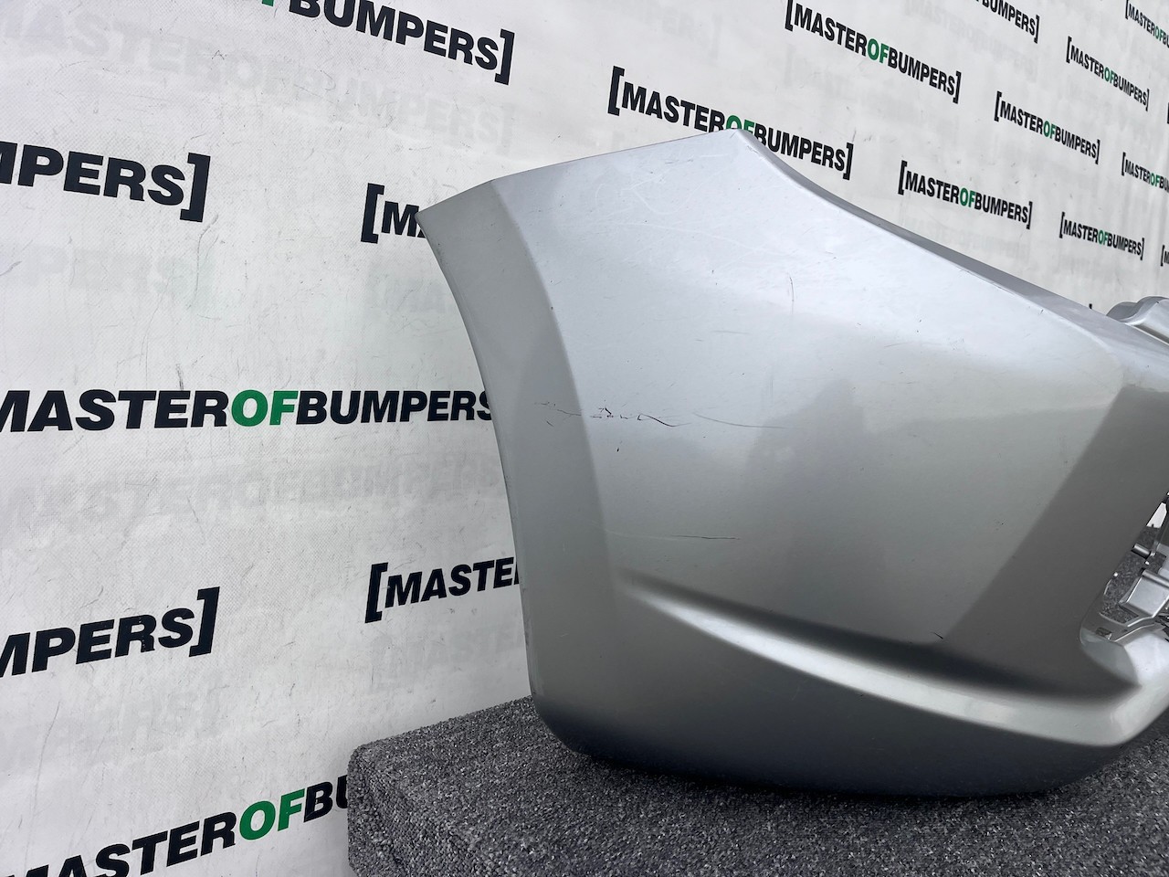 Mitsubishi L200 Warior Double Cab 2016-2019 Front Bumper No Jets Genuine [m327]