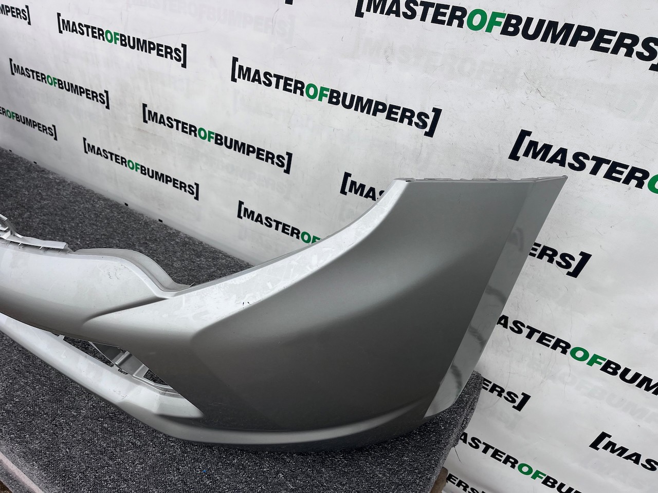 Mitsubishi L200 Warior Double Cab 2016-2019 Front Bumper No Jets Genuine [m327]