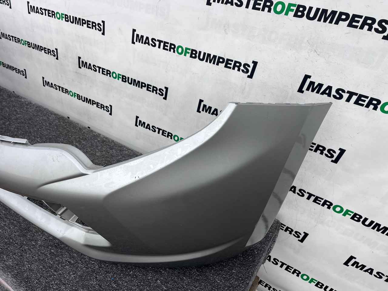 Mitsubishi L200 Warior Double Cab 2016-2019 Front Bumper No Jets Genuine [m327]