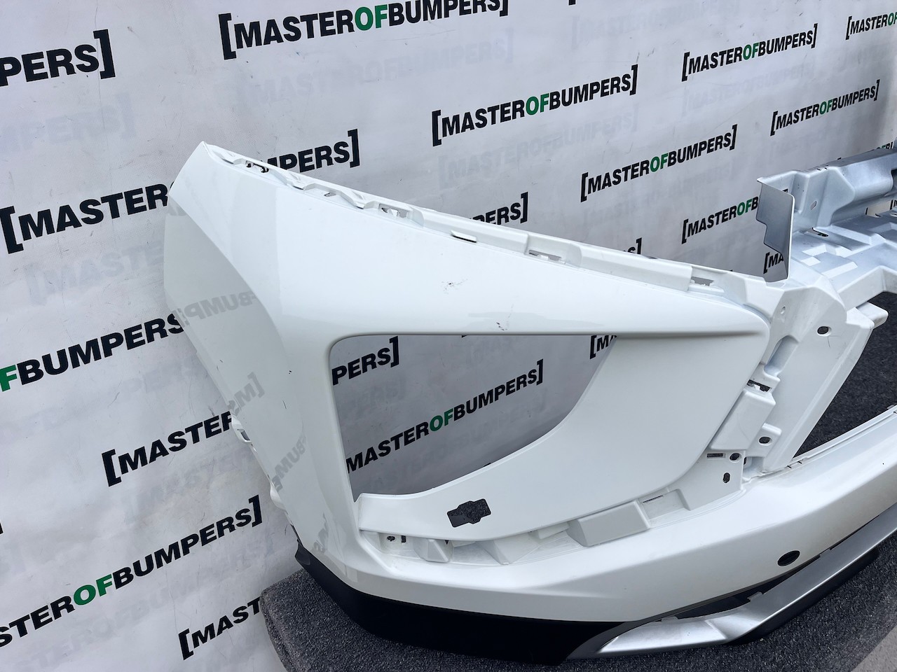 Mitsubishi Eclipse Cross Dynamic Lift 2021-2024 Front Bumper Genuine [m484]