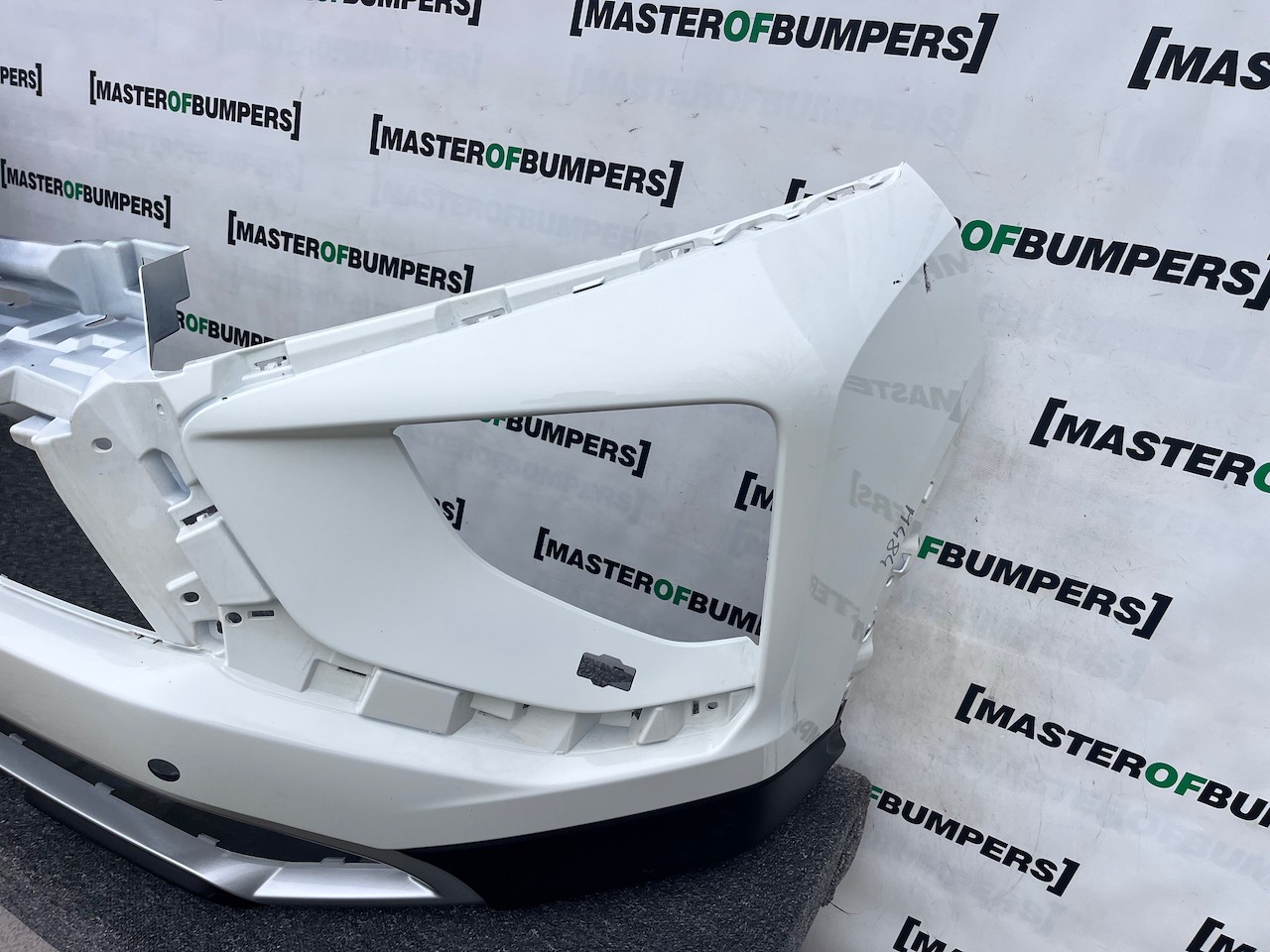 Mitsubishi Eclipse Cross Dynamic Lift 2021-2024 Front Bumper Genuine [m484]