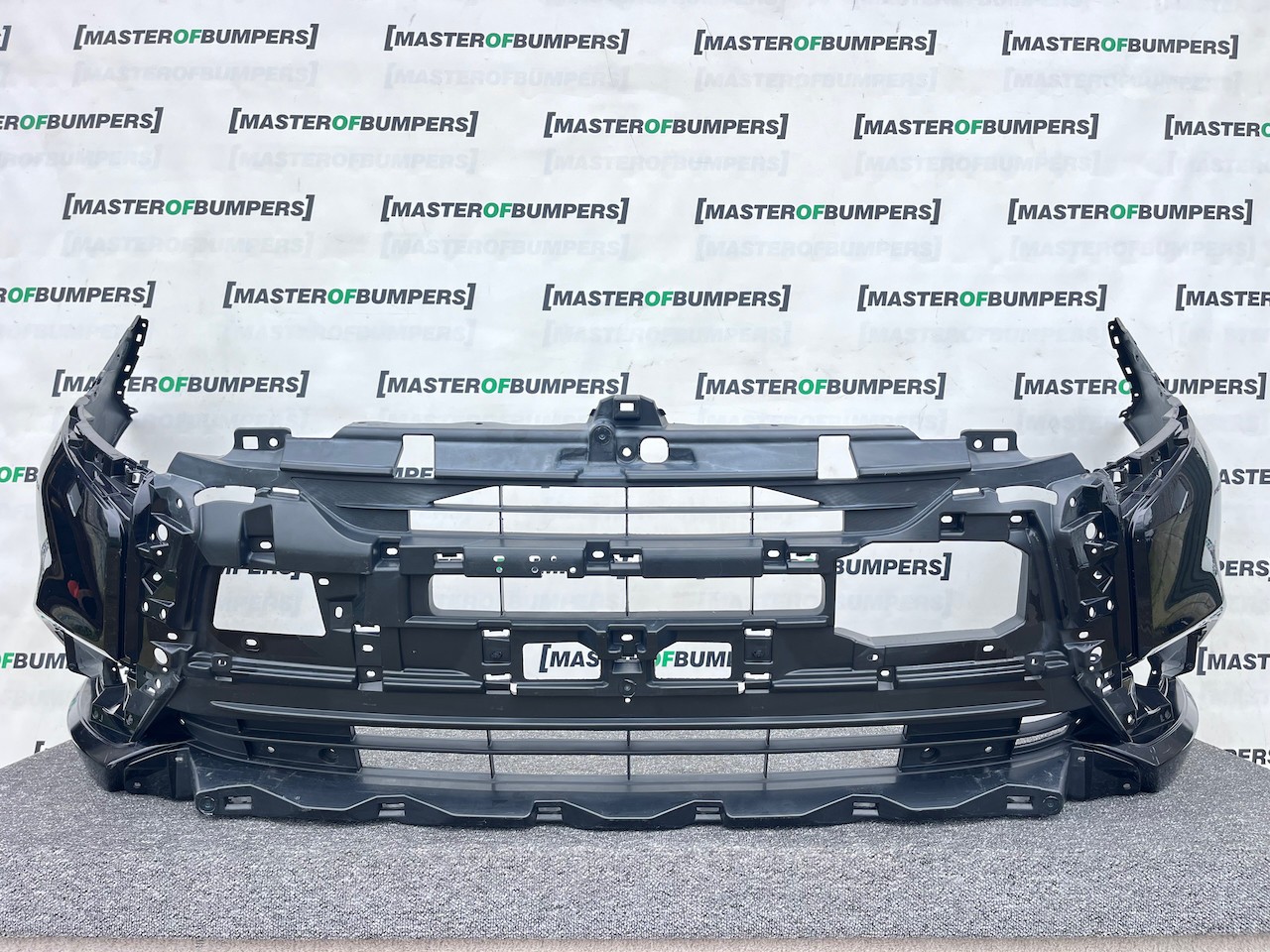 Mitsubishi Outlander Ls Phev Mk3 2017-2021 Front Bumper No Pdc Genuine [m483]