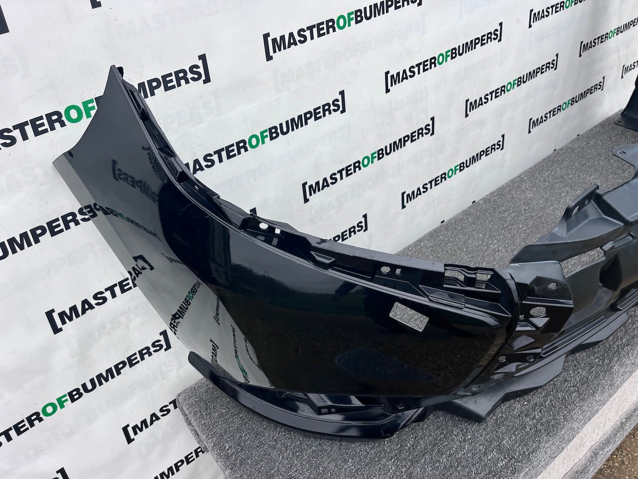 Mitsubishi Outlander Ls Phev Mk3 2017-2021 Front Bumper No Pdc Genuine [m483]