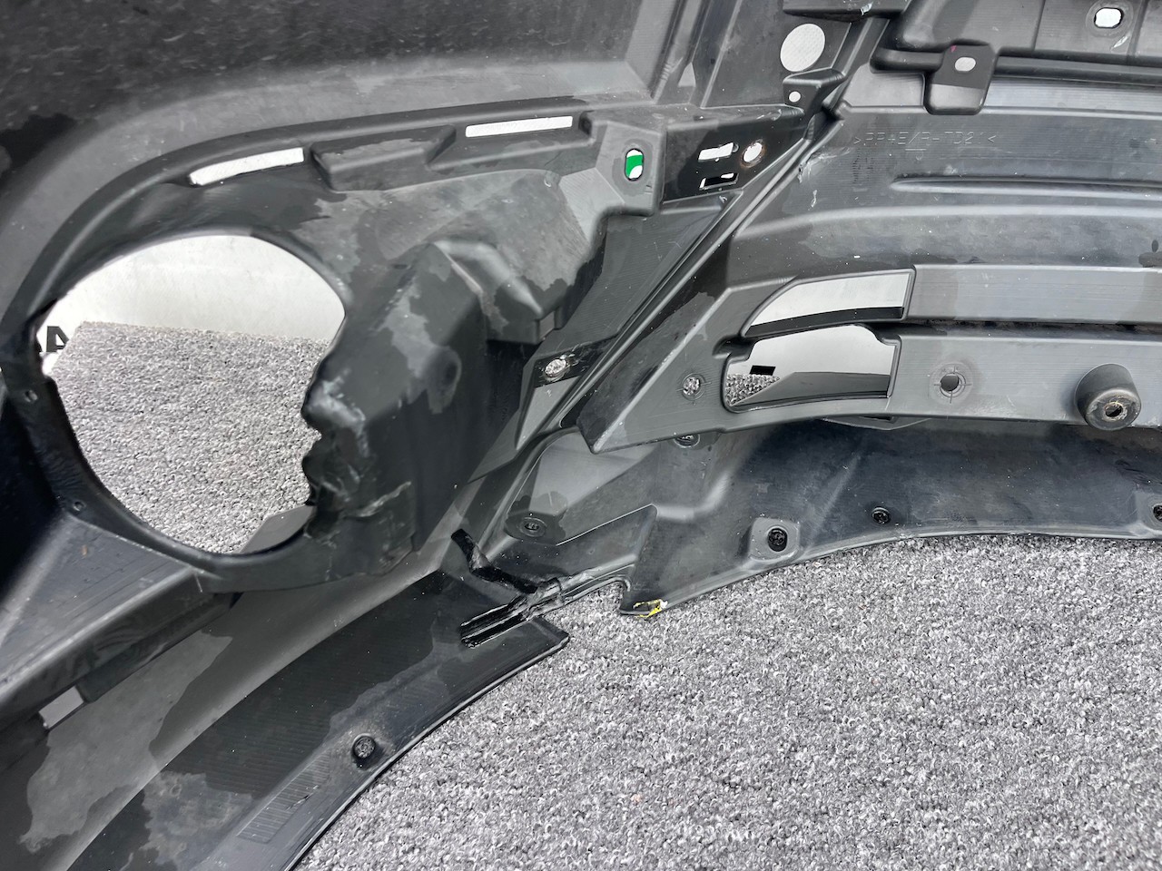 Mitsubishi Outlander Ls Phev Mk3 2017-2021 Front Bumper No Pdc Genuine [m486]