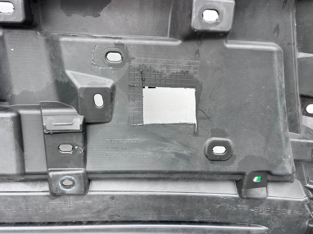 Mitsubishi Outlander Ls Phev Mk3 2017-2021 Front Bumper No Pdc Genuine [m486]