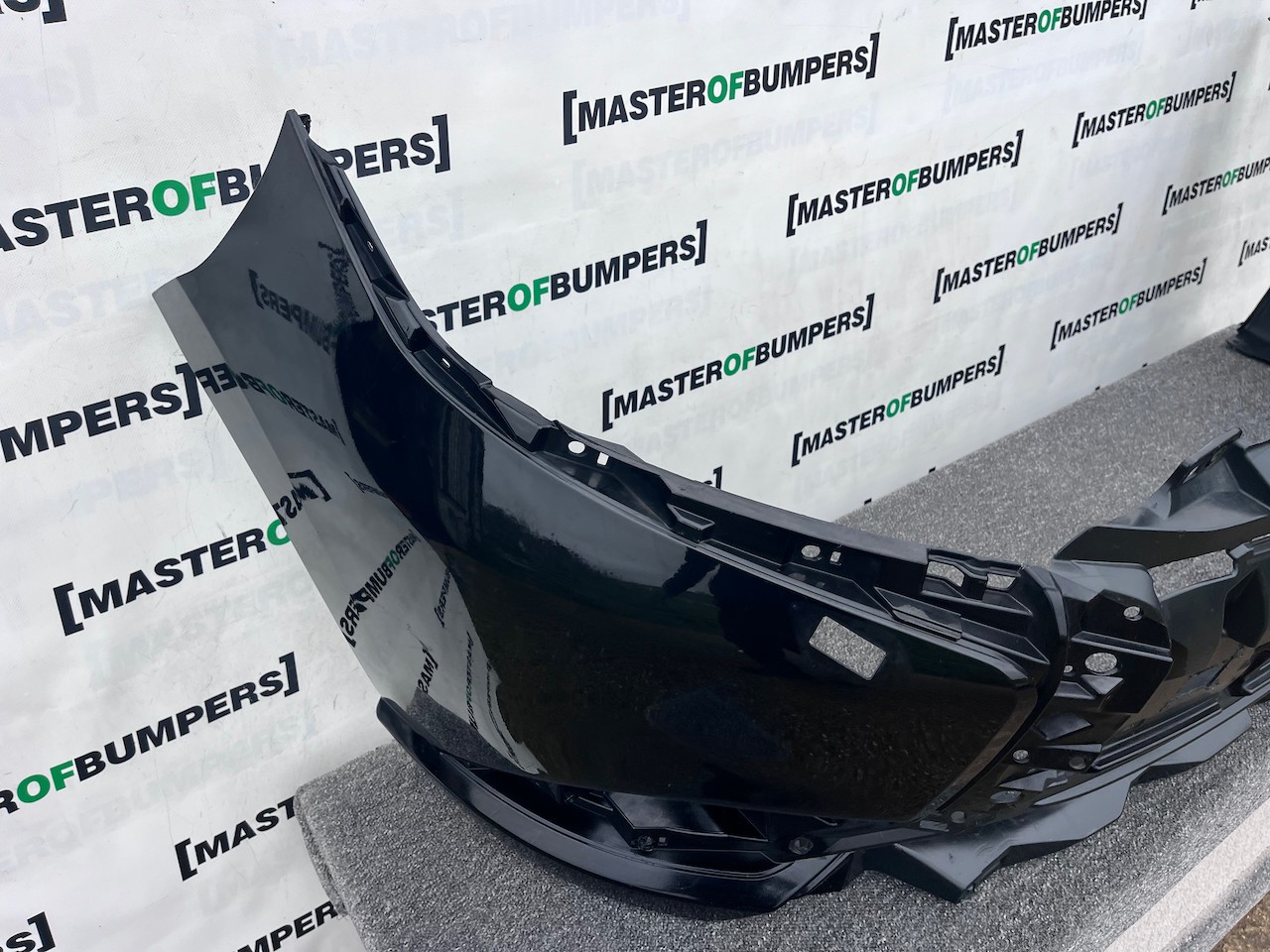 Mitsubishi Outlander Ls Phev Mk3 2017-2021 Front Bumper No Pdc Genuine [m486]