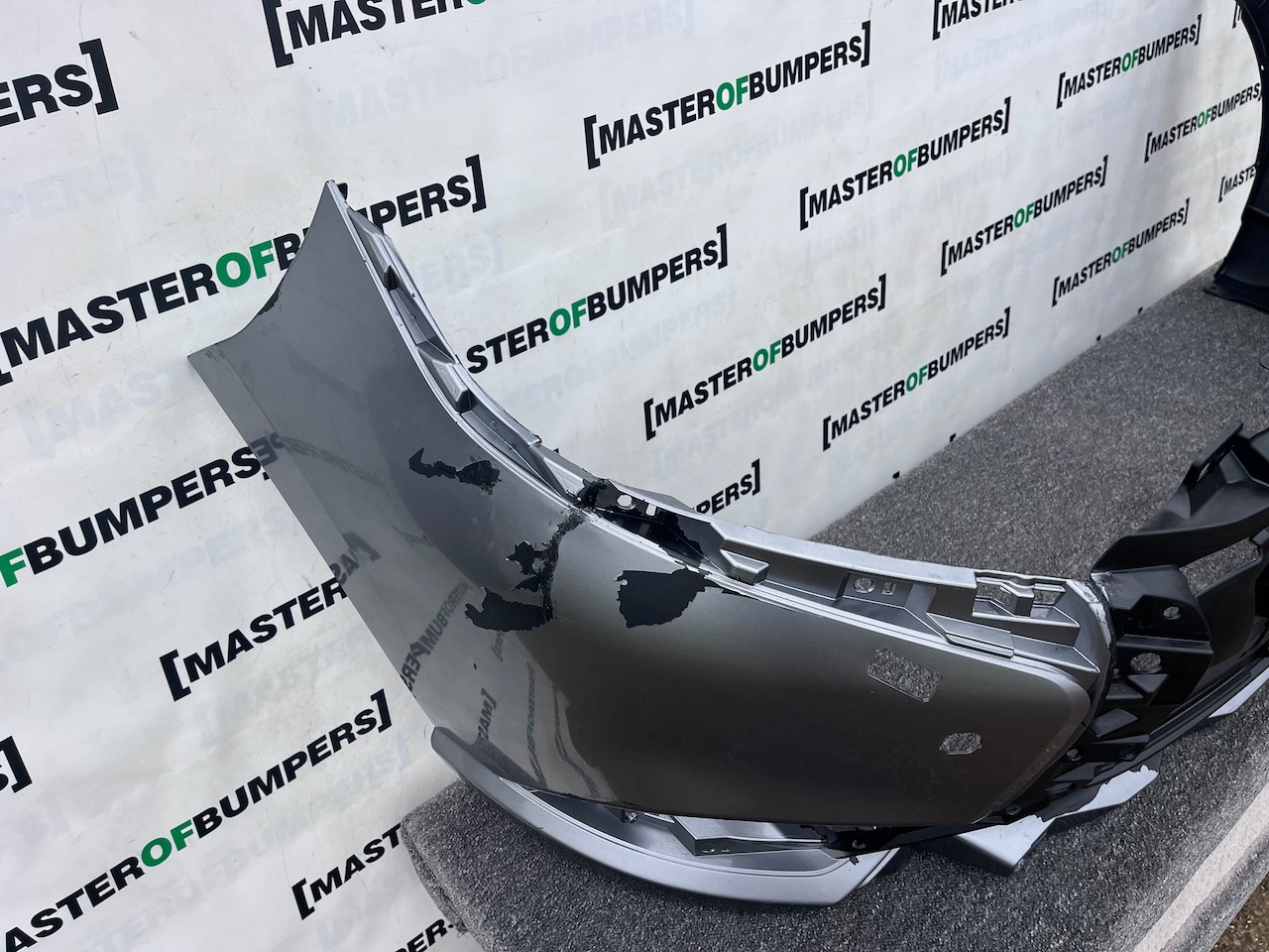 Mitsubishi Outlander Ls Phev Mk3 2017-2021 Front Bumper 4 Pdc Jet Genuine [m491]