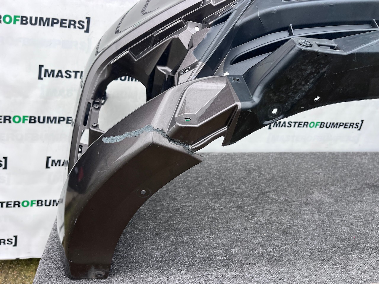 Mitsubishi Outlander Ls Phev Mk3 2017-2021 Front Bumper 4 Pdc Jet Genuine [m481]