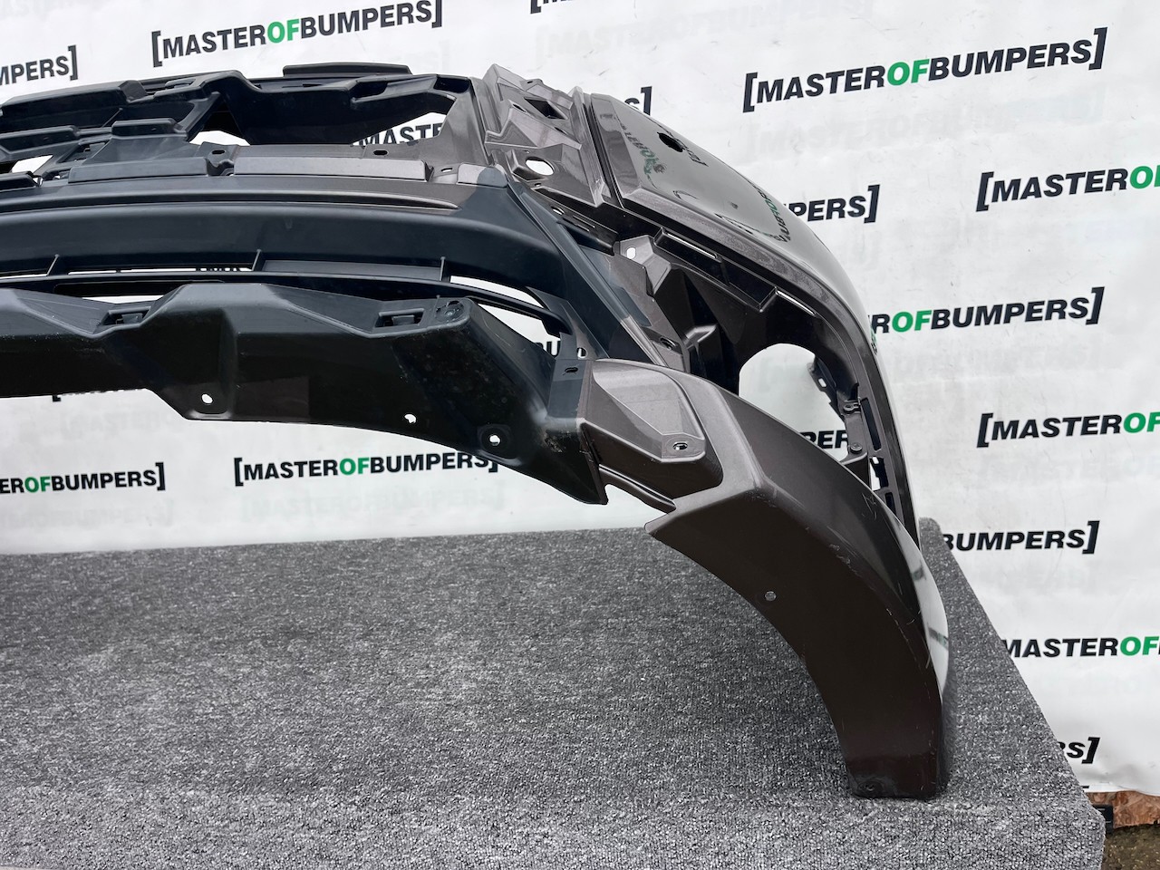 Mitsubishi Outlander Ls Phev Mk3 2017-2021 Front Bumper 4 Pdc Jet Genuine [m481]