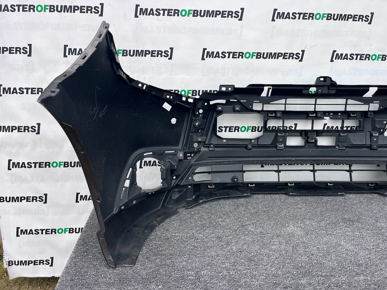 Mitsubishi Outlander Ls Phev Mk3 2017-2021 Front Bumper 4 Pdc Jet Genuine [m481]