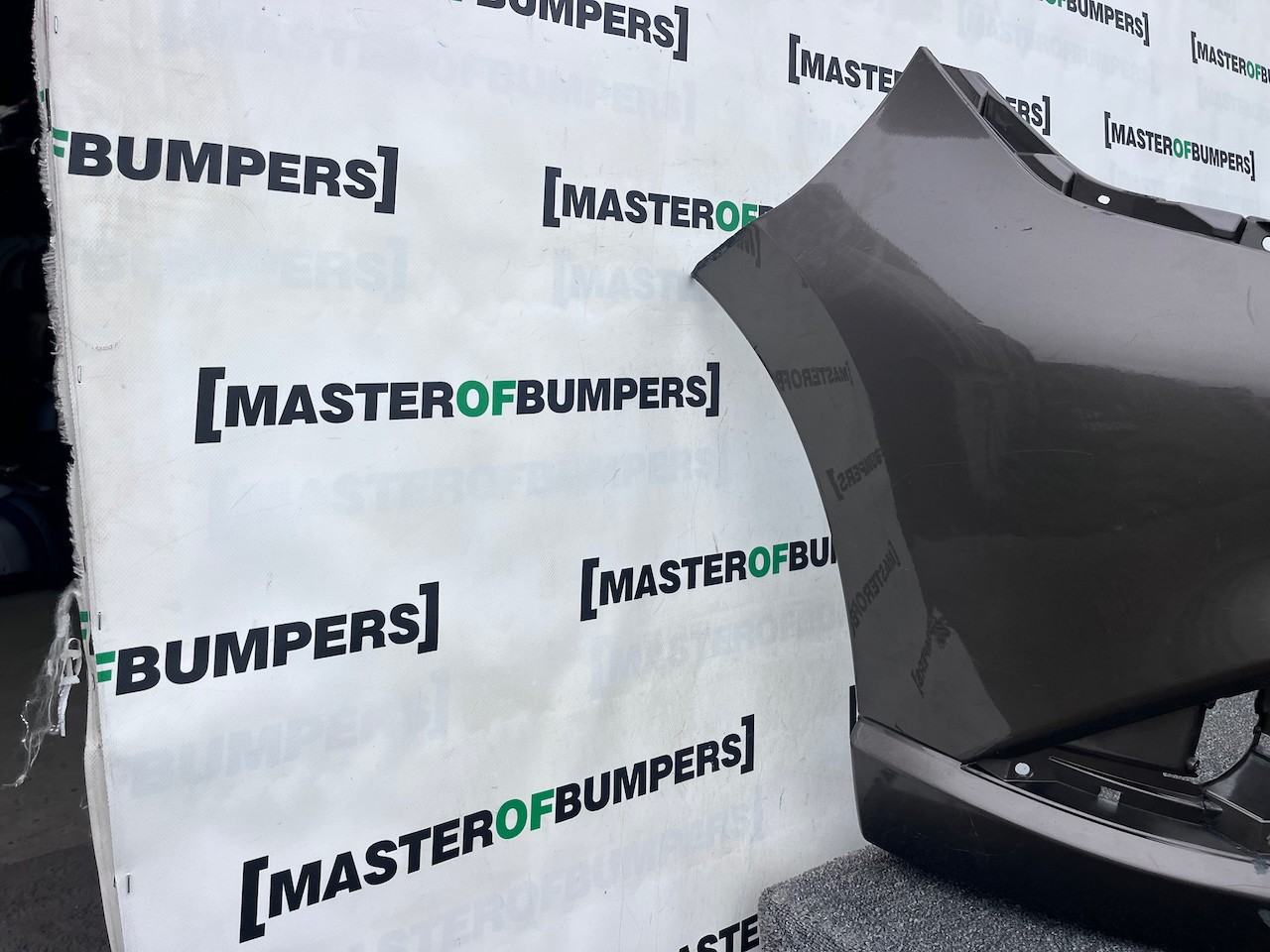 Mitsubishi Outlander Ls Phev Mk3 2017-2021 Front Bumper 4 Pdc Jet Genuine [m481]