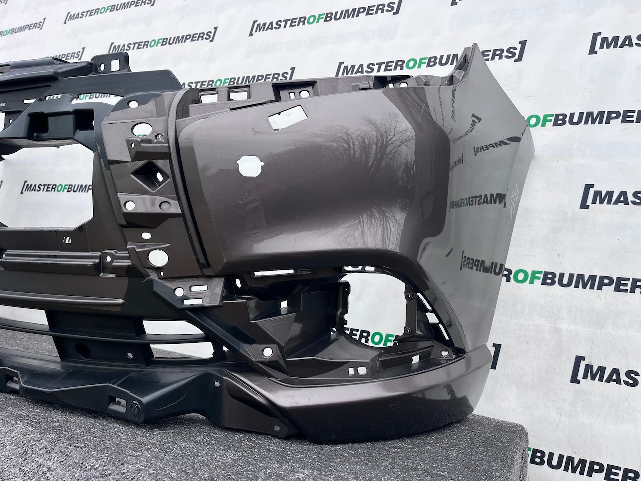 Mitsubishi Outlander Ls Phev Mk3 2017-2021 Front Bumper 4 Pdc Jet Genuine [m481]