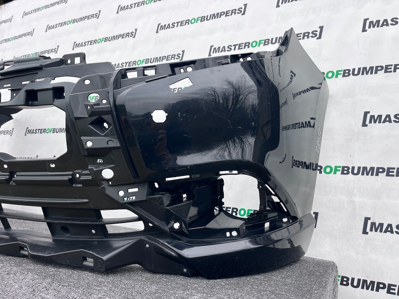 Mitsubishi Outlander Ls Phev Mk3 2017-2021 Front Bumper 4 Pdc Jet Genuine [m482]